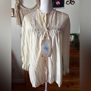 Vintage new with tags cream embroidered blouse